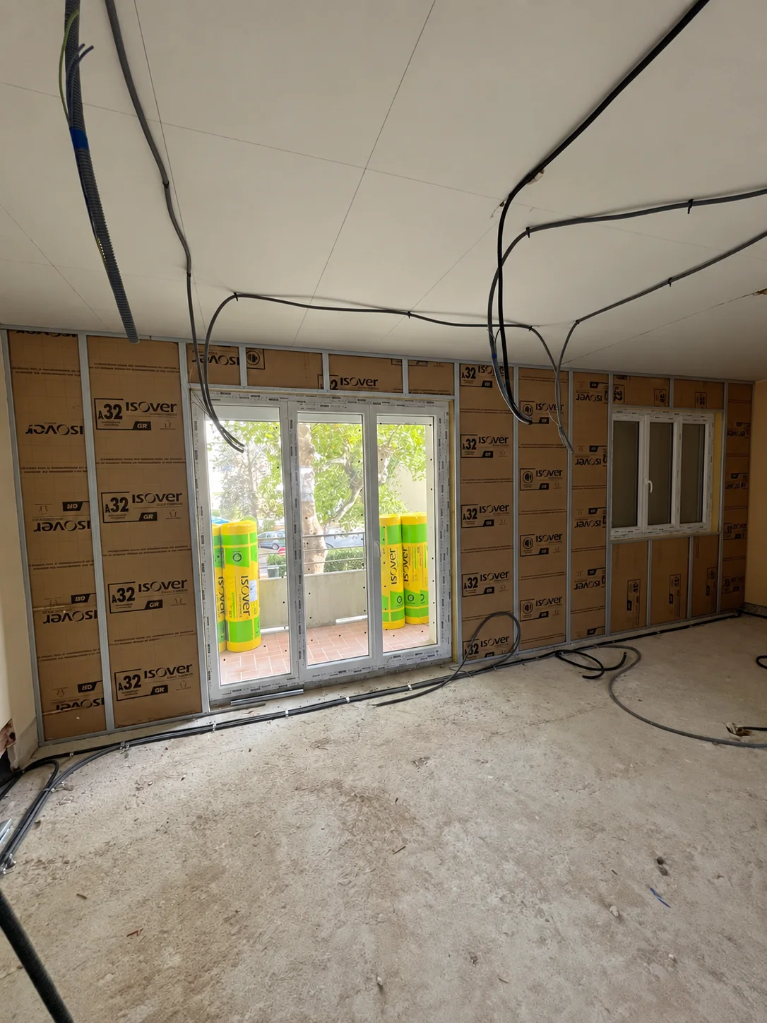 Isolation des murs par l’intérieur à Valence avec laine de verre Isover GR 32